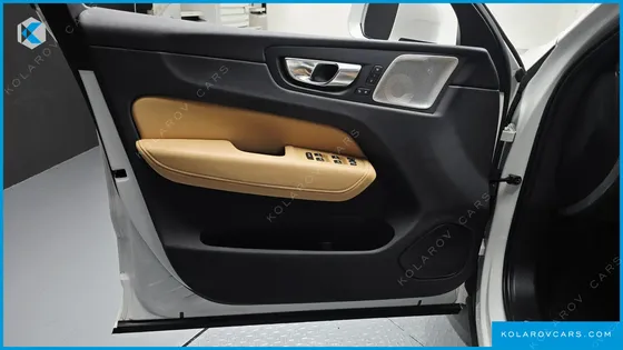 VOLVO XC60 B5 ULTRA BRIGHT