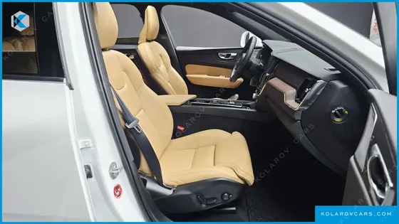 VOLVO XC60 B5 ULTRA BRIGHT