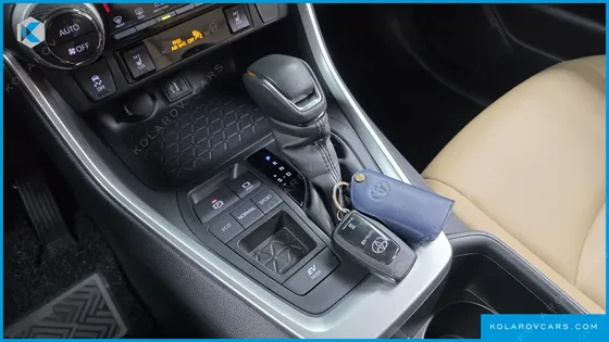TOYOTA RAV4 2.5 2WD HYBRID XLE