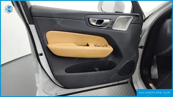 VOLVO XC60 B5 ULTIMATE BRIGHT