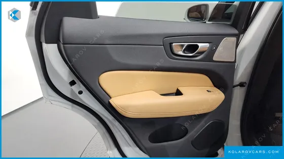VOLVO XC60 B5 ULTIMATE BRIGHT