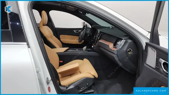 VOLVO XC60 B5 ULTIMATE BRIGHT