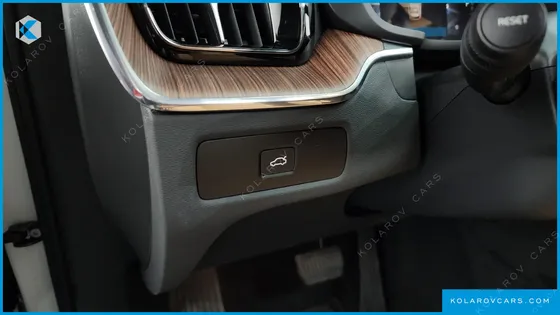 VOLVO XC60 B5 ULTIMATE BRIGHT