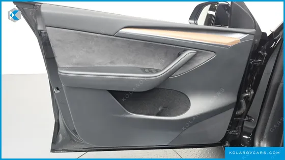 TESLA MODEL Y RWD