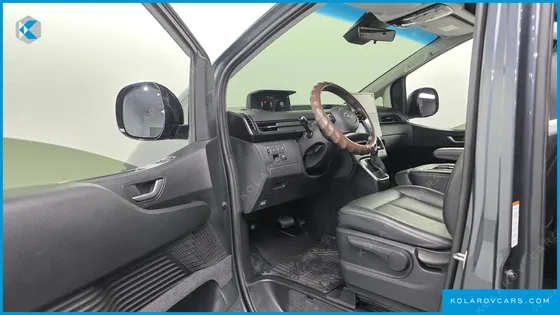 HYUNDAI STARIA TOURER 11-SEATER