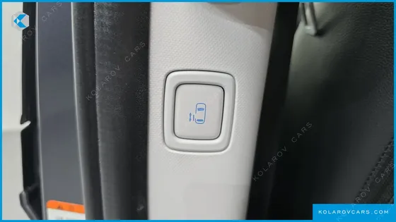 HYUNDAI STARIA TOURER 11-SEATER