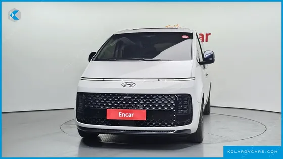 HYUNDAI STARIA 4WD LOUNGE 9-SEATER