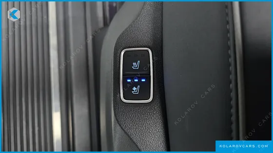 HYUNDAI STARIA 4WD LOUNGE 9-SEATER