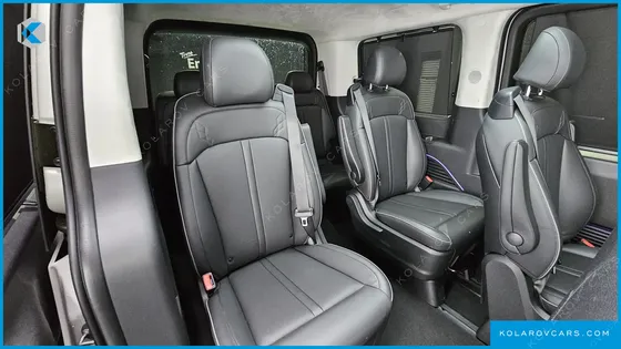 HYUNDAI STARIA 4WD LOUNGE 9-SEATER
