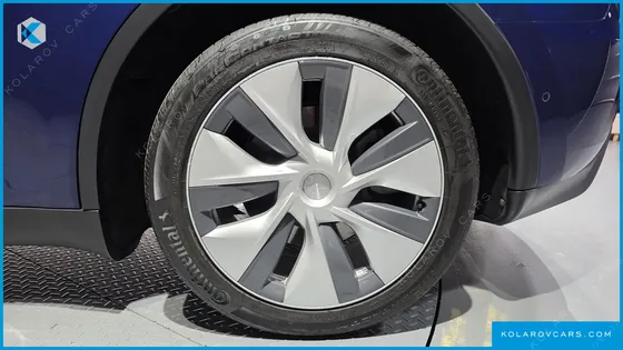 TESLA MODEL Y LONG RANGE AWD