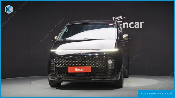 HYUNDAI STARIA LOUNGE 9-SEATER
