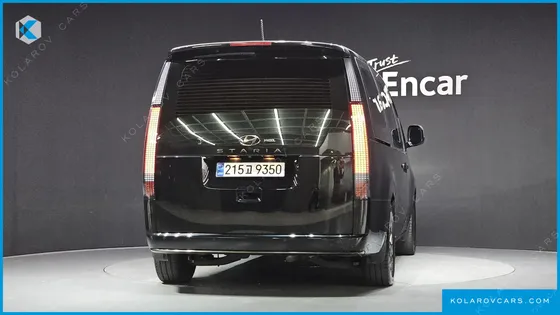 HYUNDAI STARIA LOUNGE 9-SEATER