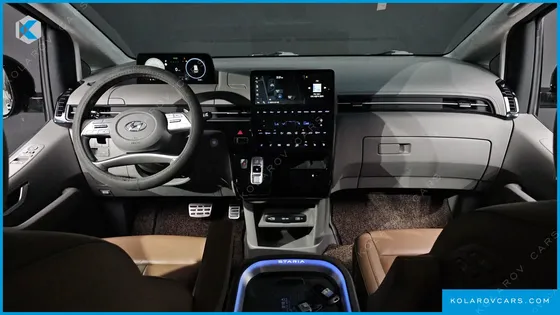 HYUNDAI STARIA LOUNGE 9-SEATER