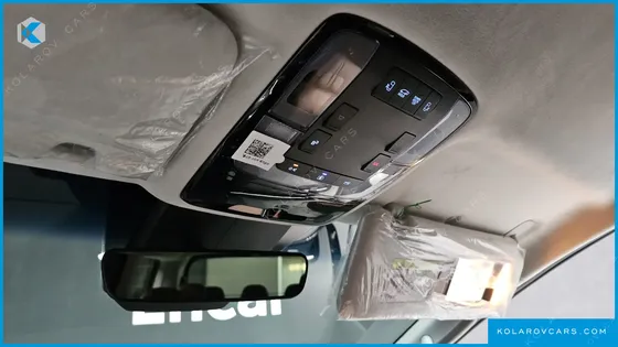 HYUNDAI STARIA LOUNGE 9-SEATER
