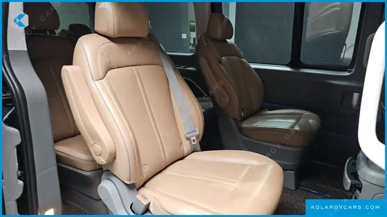 HYUNDAI STARIA LOUNGE 9-SEATER
