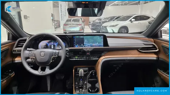TOYOTA CROWN 2.5 4WD HYBRID