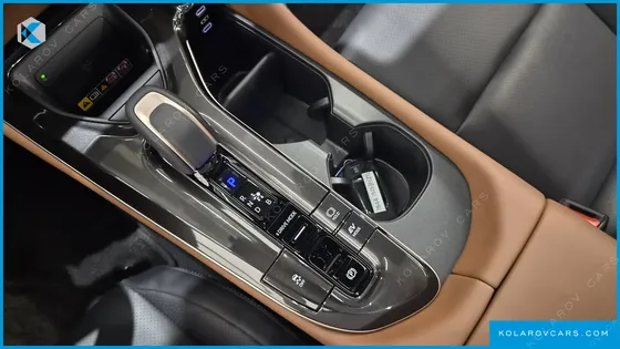 TOYOTA CROWN 2.5 4WD HYBRID