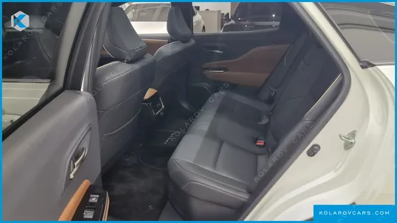 TOYOTA CROWN 2.5 4WD HYBRID