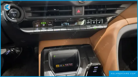 TOYOTA CROWN 2.5 4WD HYBRID