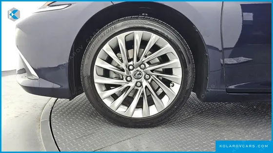 LEXUS ES LUXURY PLUS
