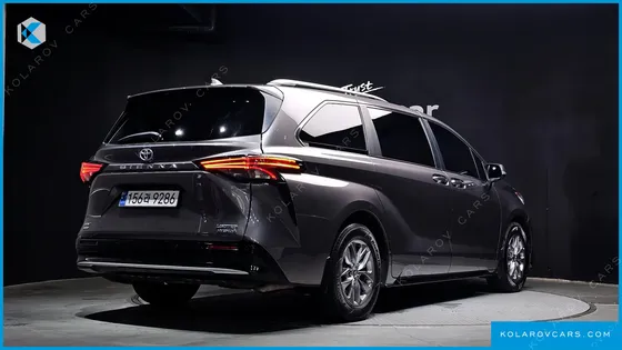 TOYOTA SIENNA 2.5 HYBRID AWD