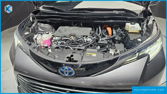TOYOTA SIENNA 2.5 HYBRID AWD