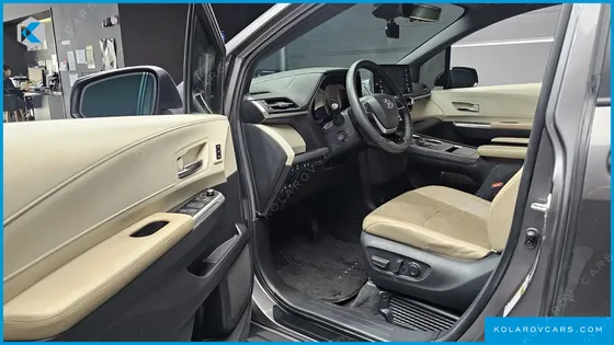 TOYOTA SIENNA 2.5 HYBRID AWD