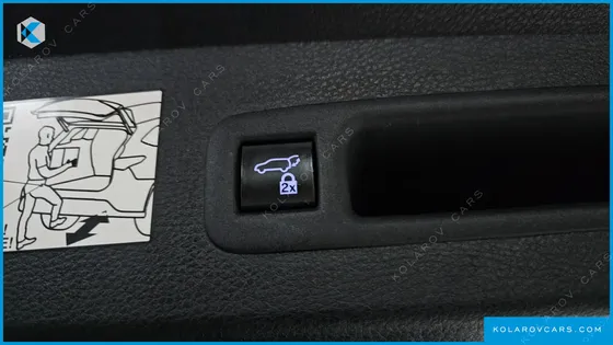 TOYOTA SIENNA 2.5 HYBRID AWD