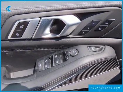 BMW X5 M50I