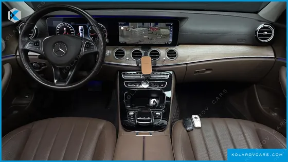MERCEDES E-CLASS E300 EXCLUSIVE