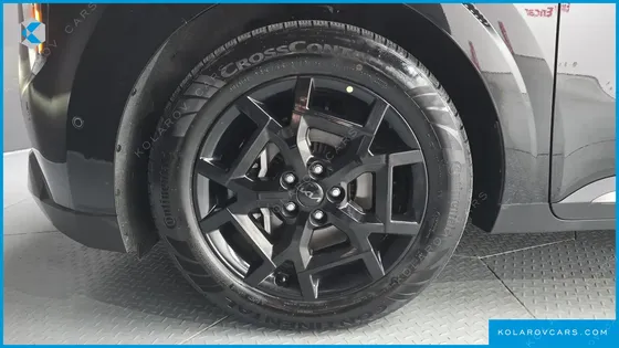 KIA CARNIVAL GASOLINE 9 SEATER X LINE