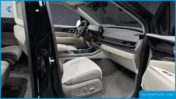 KIA CARNIVAL GASOLINE 9 SEATER X LINE