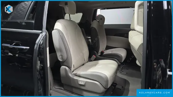 KIA CARNIVAL GASOLINE 9 SEATER X LINE
