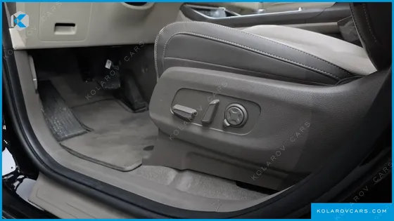 KIA CARNIVAL GASOLINE 9 SEATER X LINE