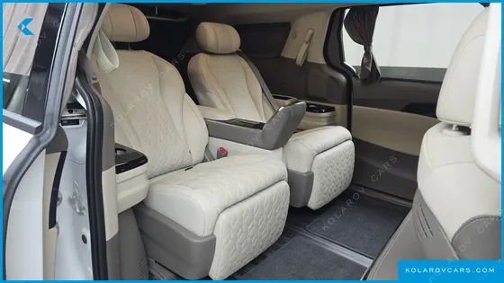 KIA CARNIVAL HEV 4-SEATER HI LIMOUSINE