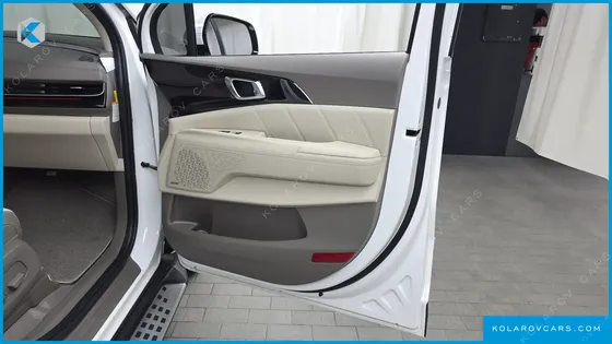 KIA CARNIVAL HEV 4-SEATER HI LIMOUSINE