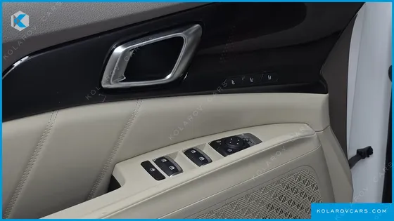 KIA CARNIVAL HEV 4-SEATER HI LIMOUSINE