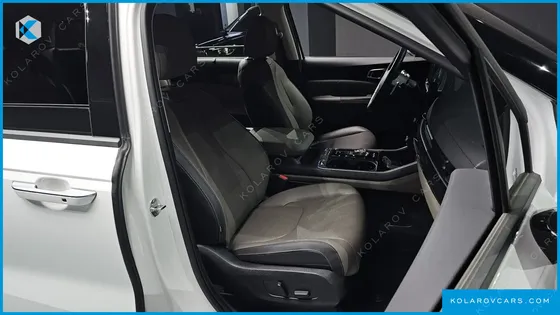 KIA CARNIVAL GASOLINE 9-SEATER SIGNATURE