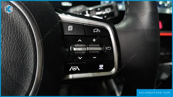 KIA CARNIVAL GASOLINE 9-SEATER SIGNATURE
