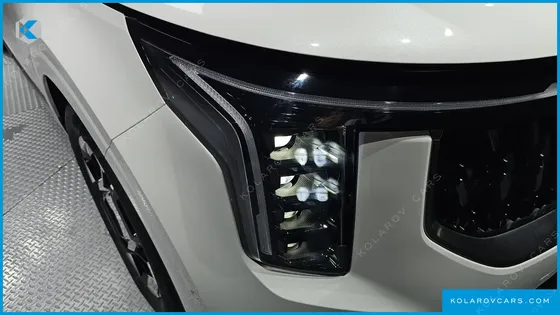 KIA CARNIVAL GASOLINE 9-SEATER SIGNATURE