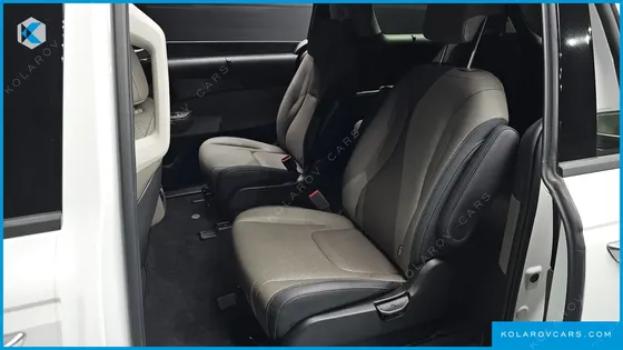 KIA CARNIVAL GASOLINE 9-SEATER SIGNATURE