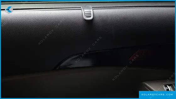 KIA CARNIVAL GASOLINE 9-SEATER SIGNATURE