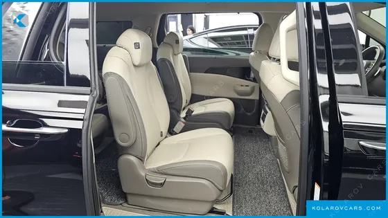 KIA CARNIVAL GASOLINE 9-SEATER SIGNATURE