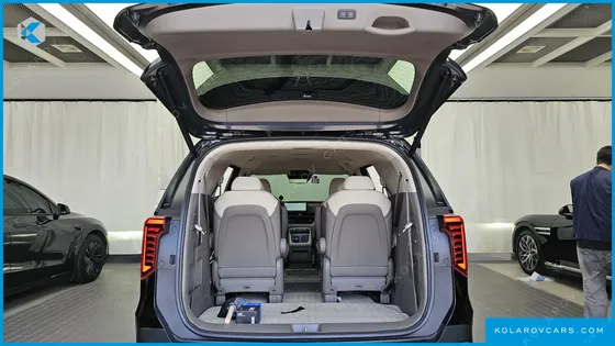 KIA CARNIVAL GASOLINE 9-SEATER SIGNATURE
