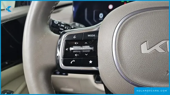 KIA CARNIVAL GASOLINE 9-SEATER SIGNATURE