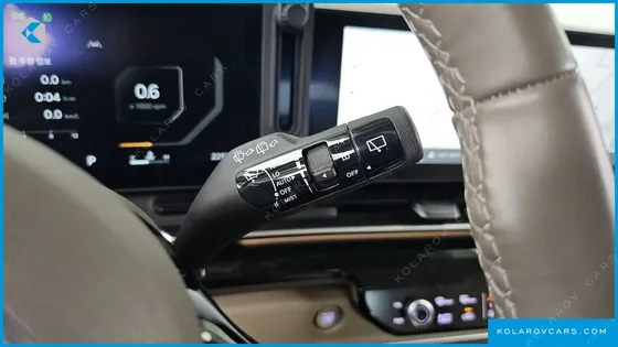 KIA CARNIVAL GASOLINE 9-SEATER SIGNATURE