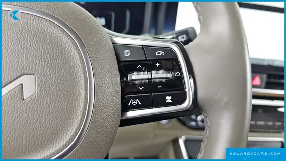 KIA CARNIVAL GASOLINE 9-SEATER SIGNATURE