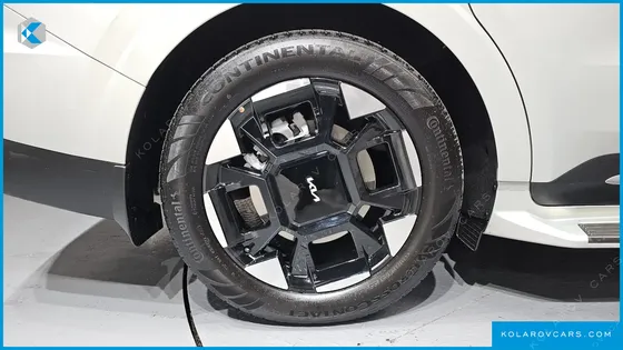 KIA CARNIVAL GASOLINE 9-SEATER SIGNATURE