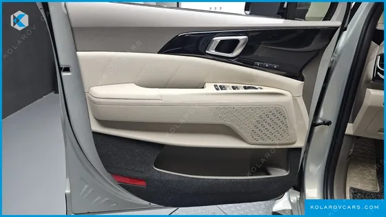 KIA CARNIVAL GASOLINE 9-SEATER SIGNATURE
