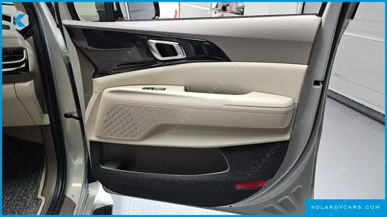 KIA CARNIVAL GASOLINE 9-SEATER SIGNATURE